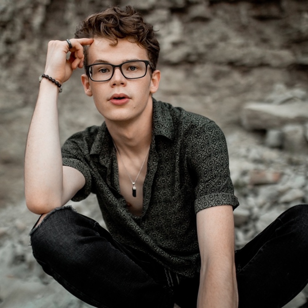 Meet your Posher, Logan